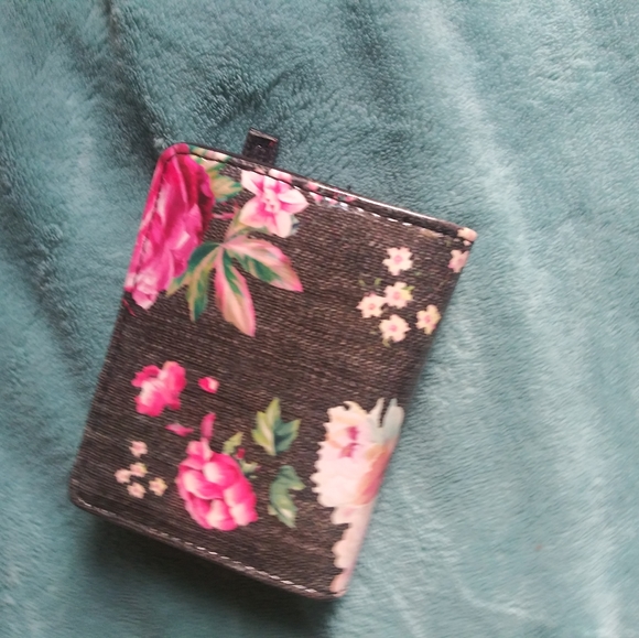 Wallet - Picture 1 of 4